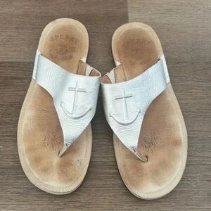 🩷10 for $10🩷 Sperry Topsider Leather Silver Seaport Sandals - Size US 6
